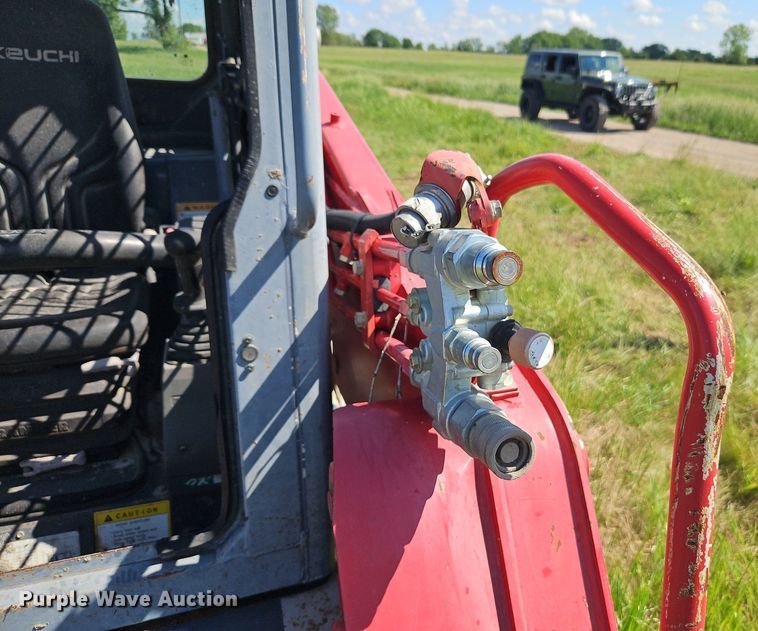 image for item EI3858 2013 Takeuchi  TL10 tracked skid steer loader