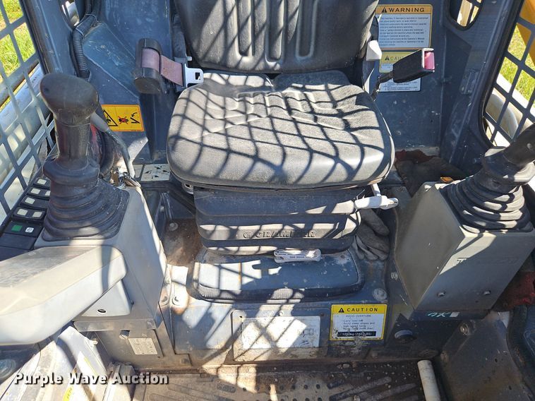 image for item EI3858 2013 Takeuchi  TL10 tracked skid steer loader