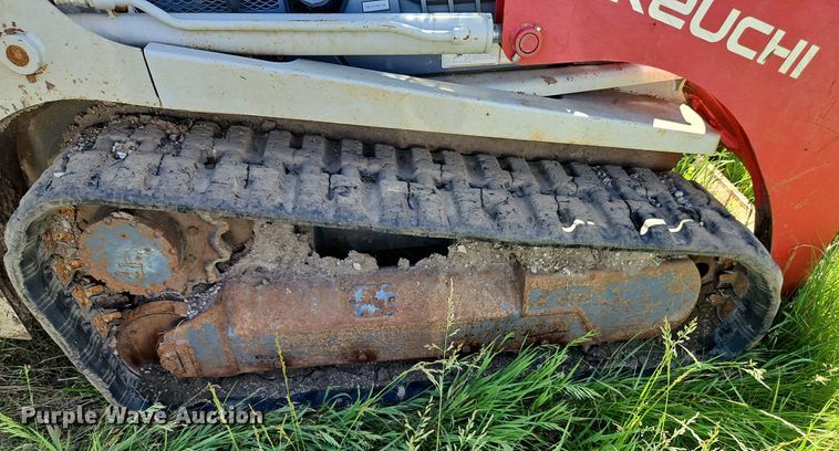 image for item EI3858 2013 Takeuchi  TL10 tracked skid steer loader