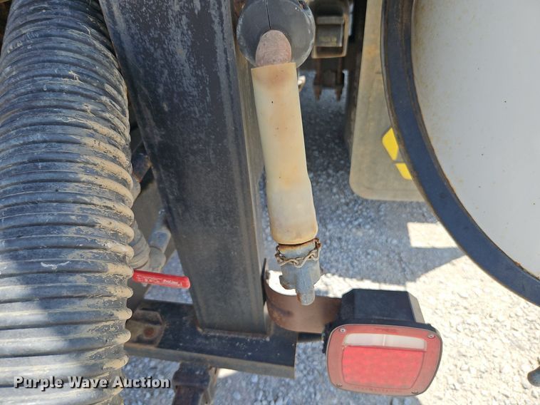 image for item EI3883 2012 Freightliner  Business Class M2 vacuum truck