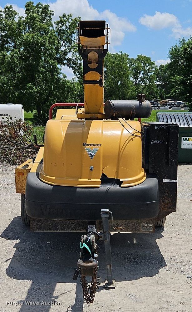 image for item EI3884 2012 Vermeer  BC1500 wood chipper