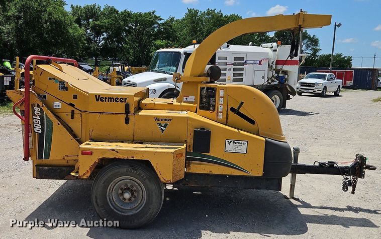 image for item EI3884 2012 Vermeer  BC1500 wood chipper