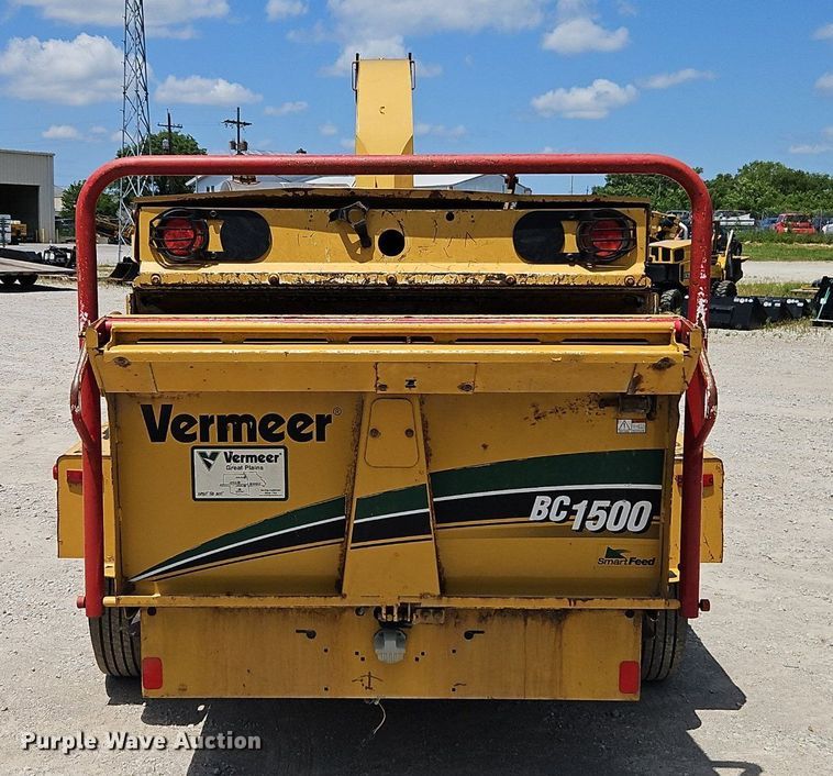 image for item EI3884 2012 Vermeer  BC1500 wood chipper