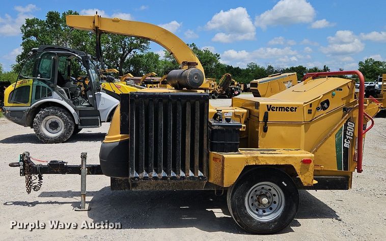 image for item EI3884 2012 Vermeer  BC1500 wood chipper