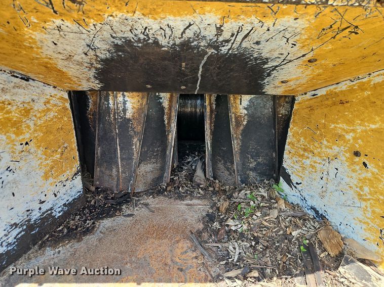 image for item EI3884 2012 Vermeer  BC1500 wood chipper