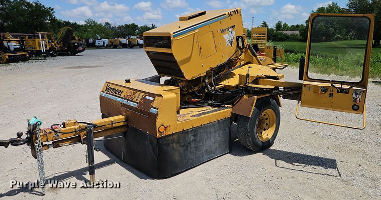 image for item EI3885 1999 Vermeer  SC752 stump grinder