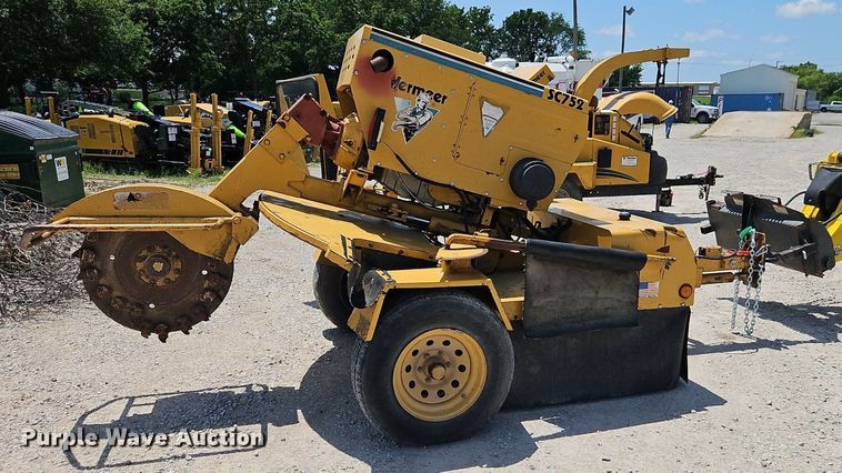 image for item EI3885 1999 Vermeer  SC752 stump grinder