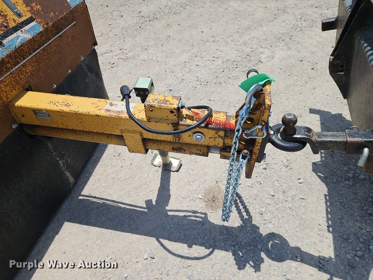 image for item EI3885 1999 Vermeer  SC752 stump grinder