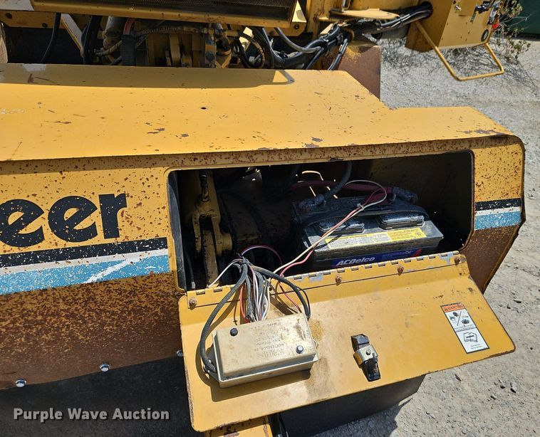 image for item EI3885 1999 Vermeer  SC752 stump grinder