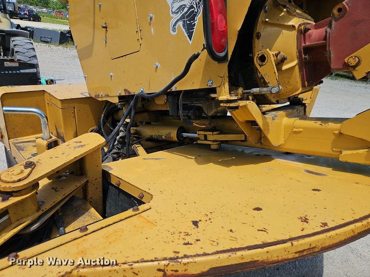 image for item EI3885 1999 Vermeer  SC752 stump grinder