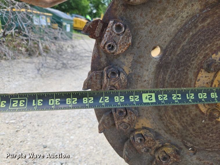 image for item EI3885 1999 Vermeer  SC752 stump grinder