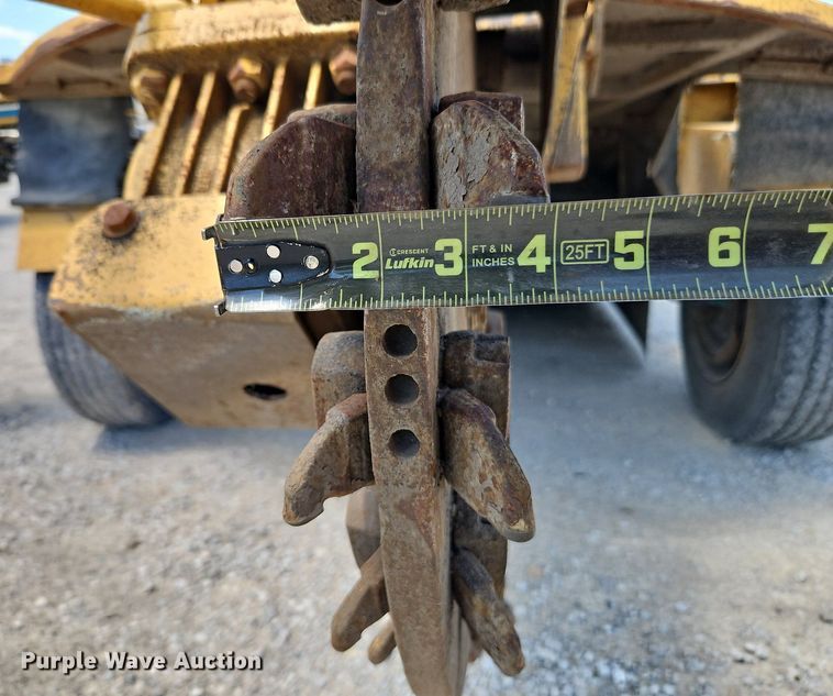 image for item EI3885 1999 Vermeer  SC752 stump grinder