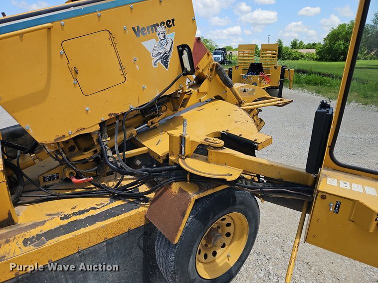 image for item EI3885 1999 Vermeer  SC752 stump grinder