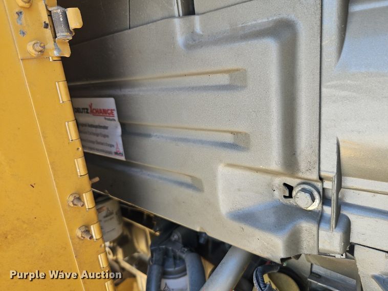 image for item EI3885 1999 Vermeer  SC752 stump grinder