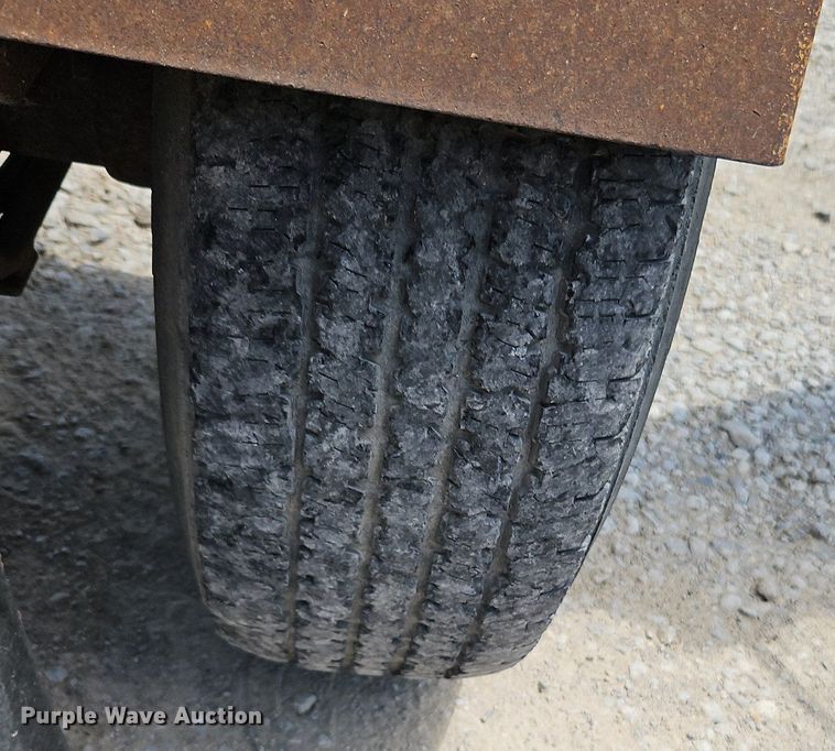 image for item EI3885 1999 Vermeer  SC752 stump grinder