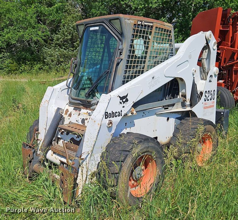 image for item EI3895 2003 Bobcat S250 skid steer loader