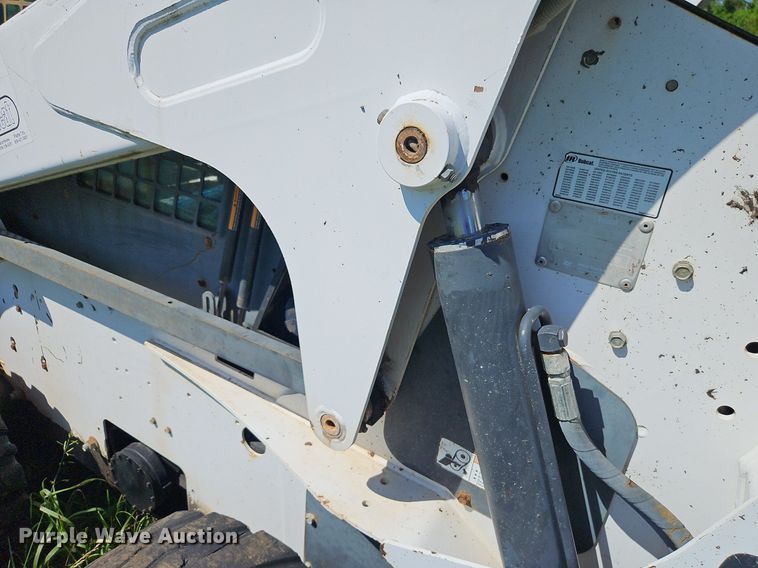 image for item EI3895 2003 Bobcat S250 skid steer loader