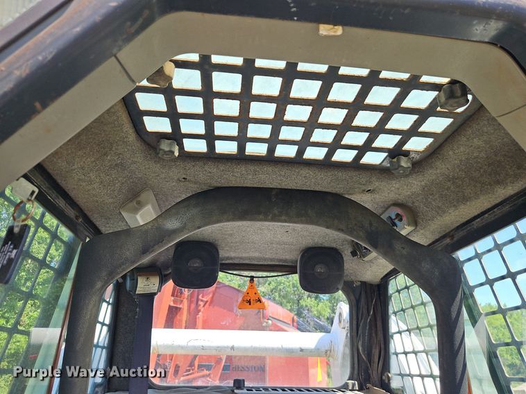 image for item EI3895 2003 Bobcat S250 skid steer loader