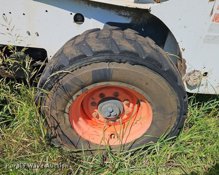 image for item EI3895 2003 Bobcat S250 skid steer loader