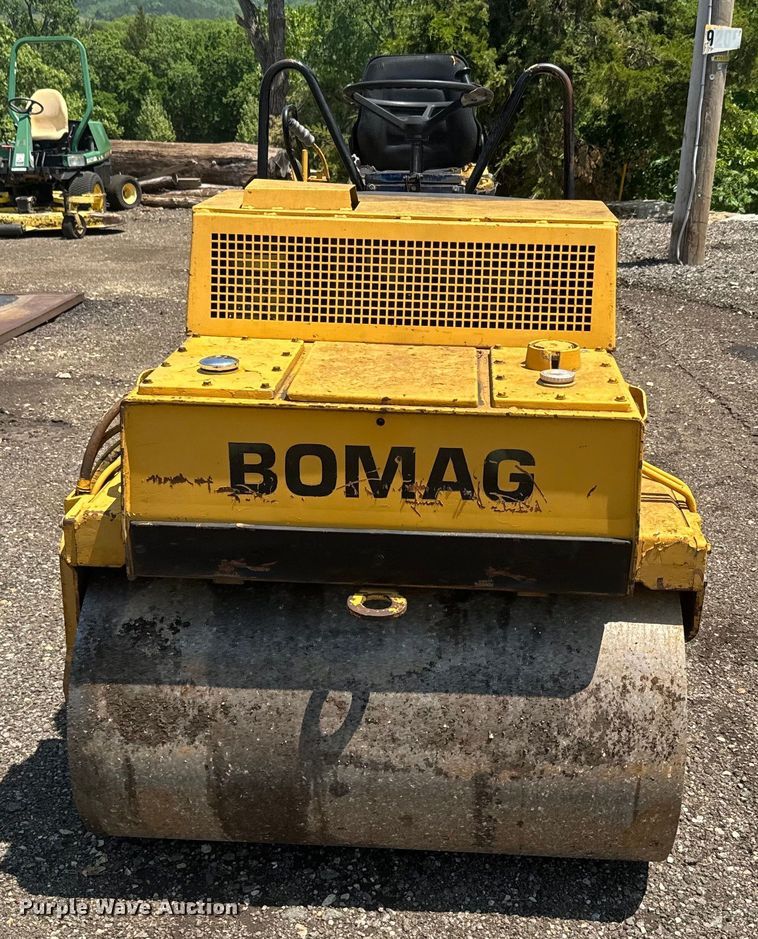 image for item EJ2812 1988 Bomag BW120AD double drum roller