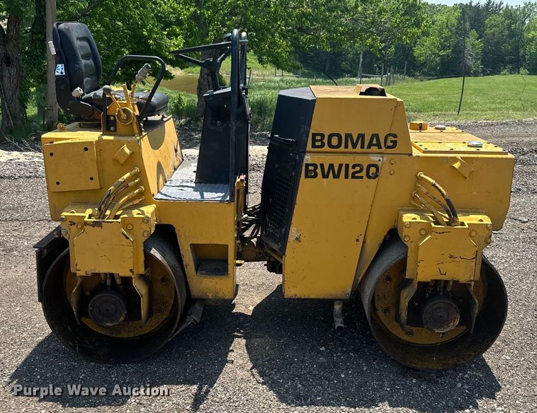 image for item EJ2812 1988 Bomag BW120AD double drum roller