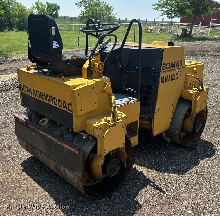 image for item EJ2812 1988 Bomag BW120AD double drum roller