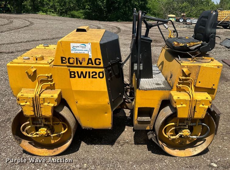 image for item EJ2812 1988 Bomag BW120AD double drum roller