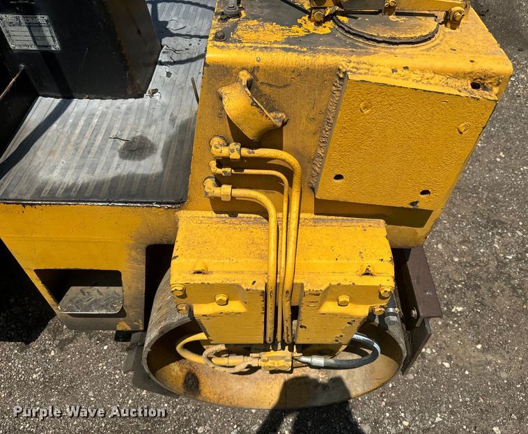 image for item EJ2812 1988 Bomag BW120AD double drum roller