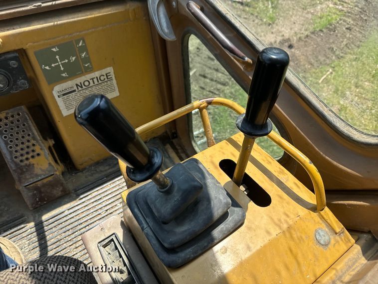 image for item EJ2814 1995 Caterpillar  963 B track loader