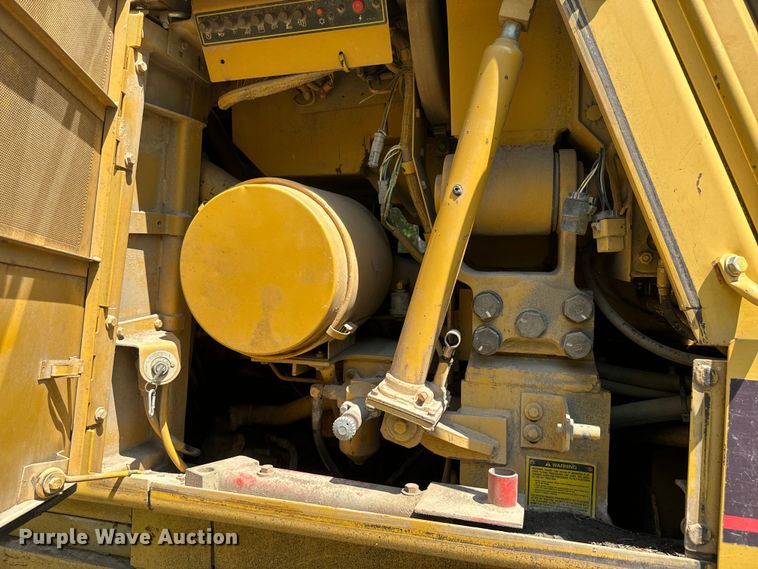 image for item EJ2814 1995 Caterpillar  963 B track loader