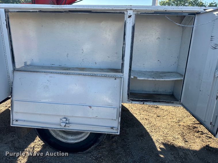 image for item EJ2831 2000 International  4900 crane truck