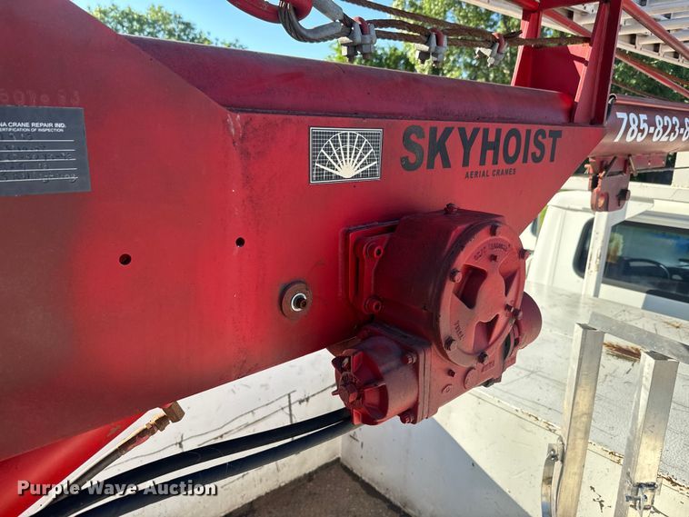 image for item EJ2831 2000 International  4900 crane truck