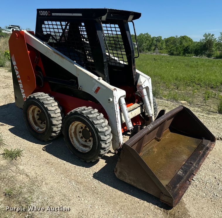 image for item EJ2832 Scat Trak 1300c skid steer loader