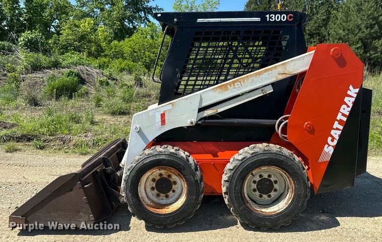 image for item EJ2832 Scat Trak 1300c skid steer loader