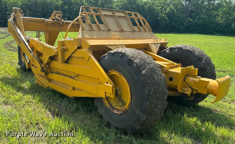 image for item EJ2833 Allis Chalmers AC108 scraper