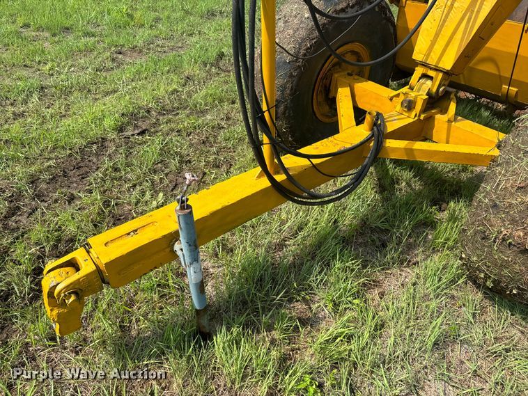 image for item EJ2833 Allis Chalmers AC108 scraper