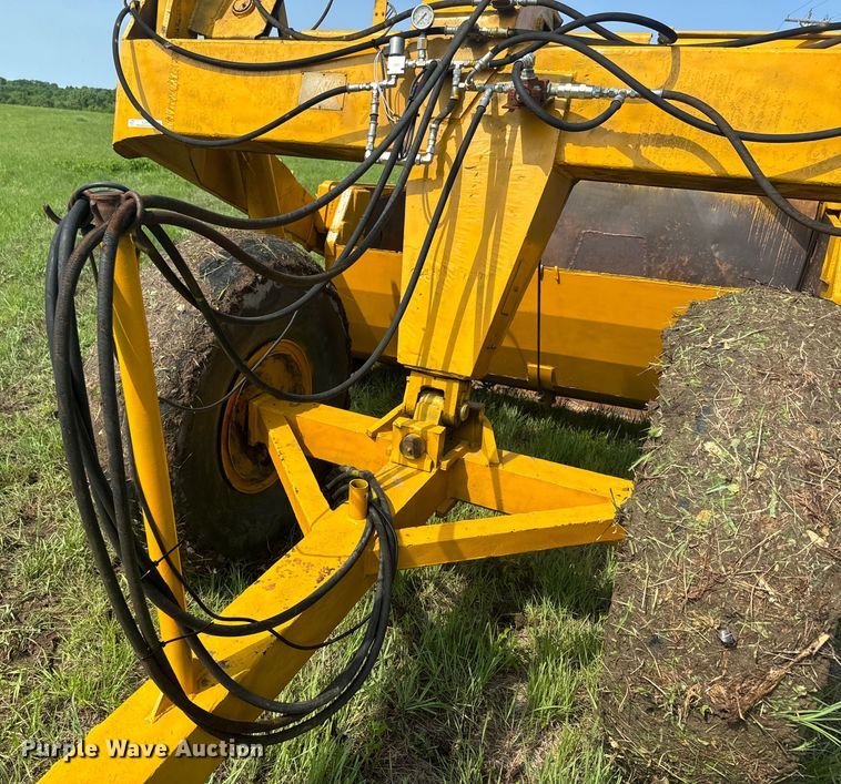 image for item EJ2833 Allis Chalmers AC108 scraper