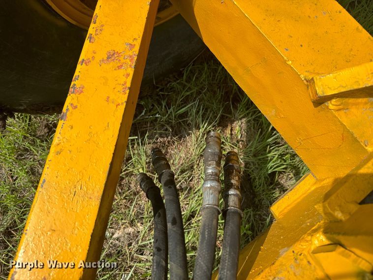 image for item EJ2833 Allis Chalmers AC108 scraper