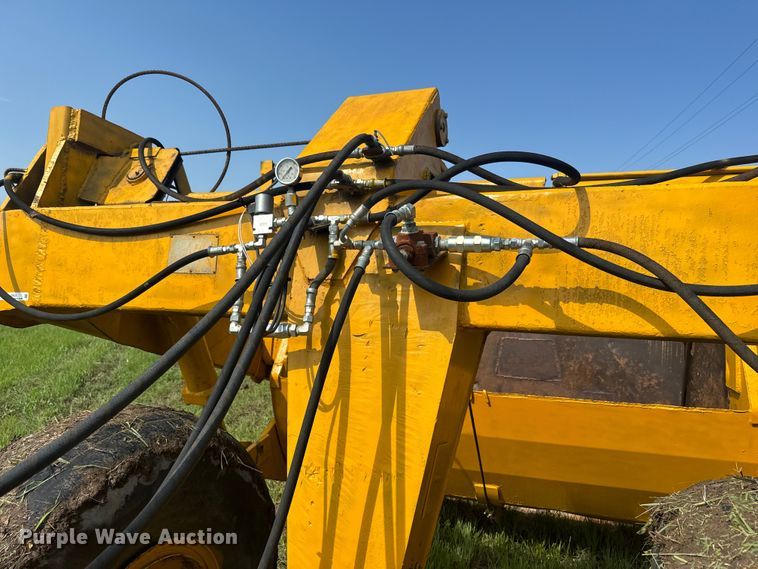 image for item EJ2833 Allis Chalmers AC108 scraper