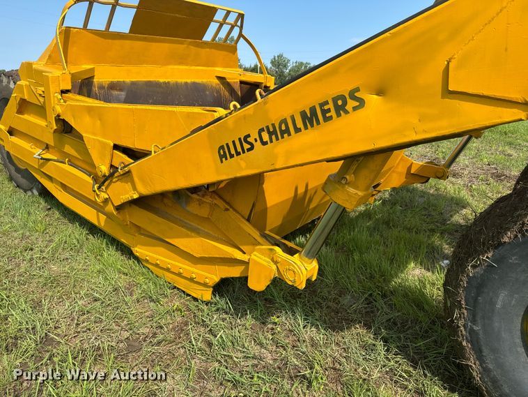 image for item EJ2833 Allis Chalmers AC108 scraper