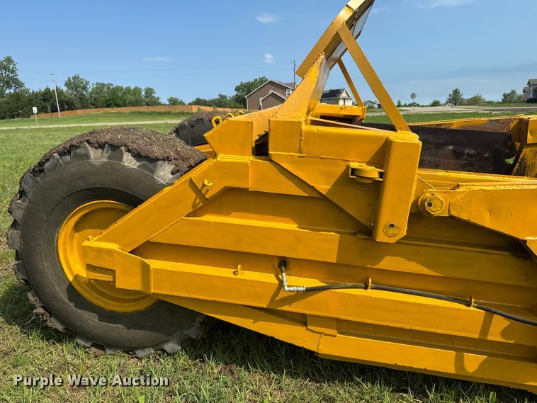 image for item EJ2833 Allis Chalmers AC108 scraper