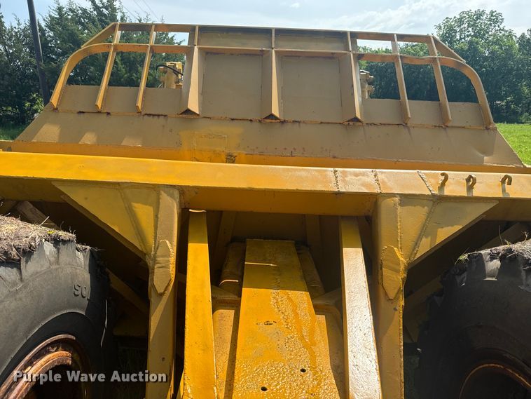 image for item EJ2833 Allis Chalmers AC108 scraper