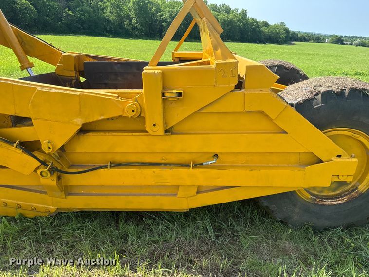 image for item EJ2833 Allis Chalmers AC108 scraper
