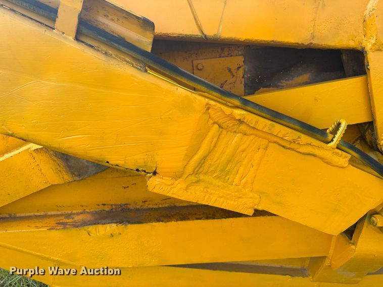 image for item EJ2833 Allis Chalmers AC108 scraper