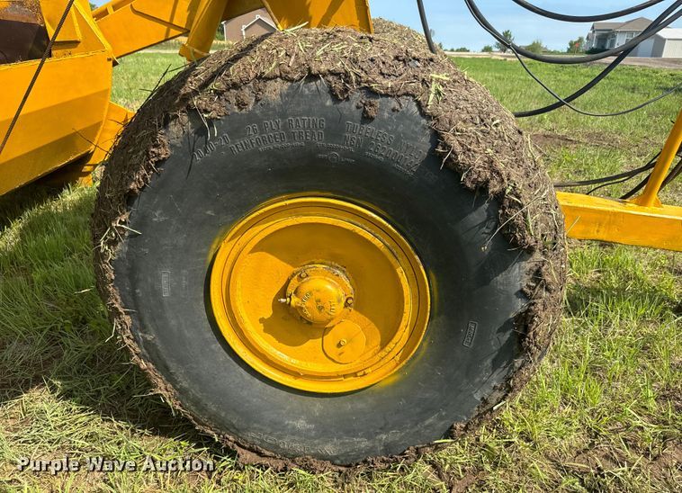 image for item EJ2833 Allis Chalmers AC108 scraper
