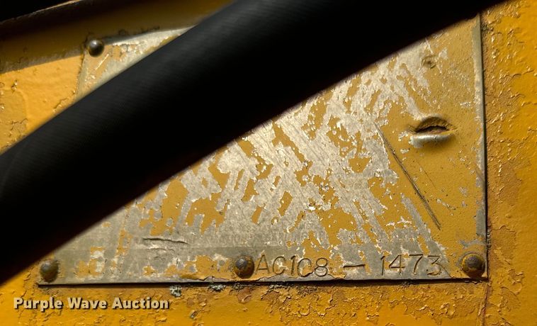 image for item EJ2833 Allis Chalmers AC108 scraper