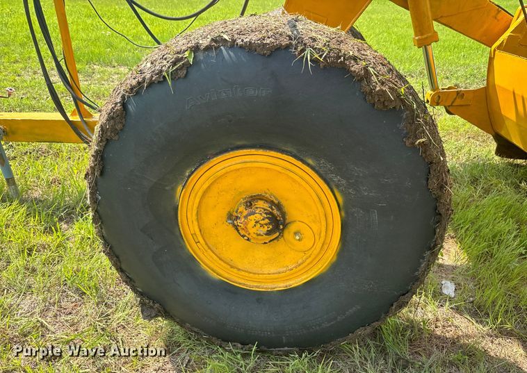 image for item EJ2833 Allis Chalmers AC108 scraper