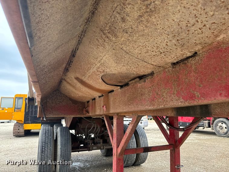 image for item EJ2835 1995 Hilbilt end dump trailer