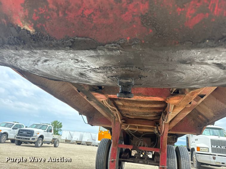 image for item EJ2835 1995 Hilbilt end dump trailer