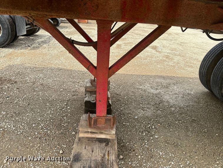 image for item EJ2835 1995 Hilbilt end dump trailer